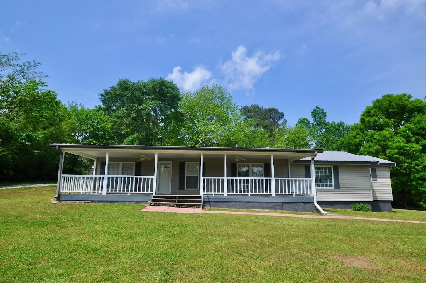 Property Photo: 804 Co Rd 709 AL 35055