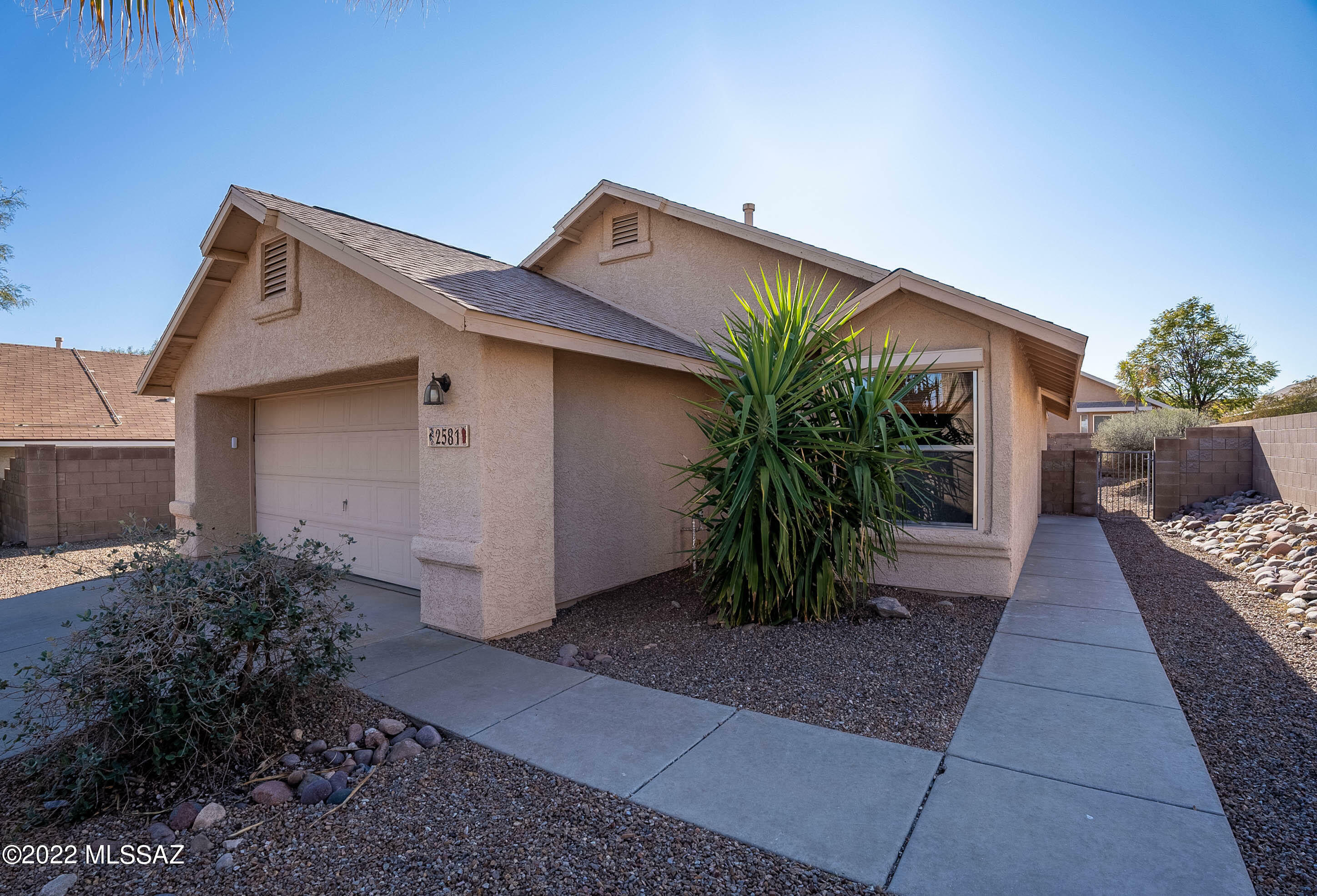 Property Photo:  2581 W Ashley Place  AZ 85745 