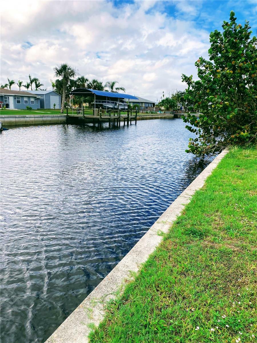 Property Photo:  3334 Dover Drive  FL 33983 