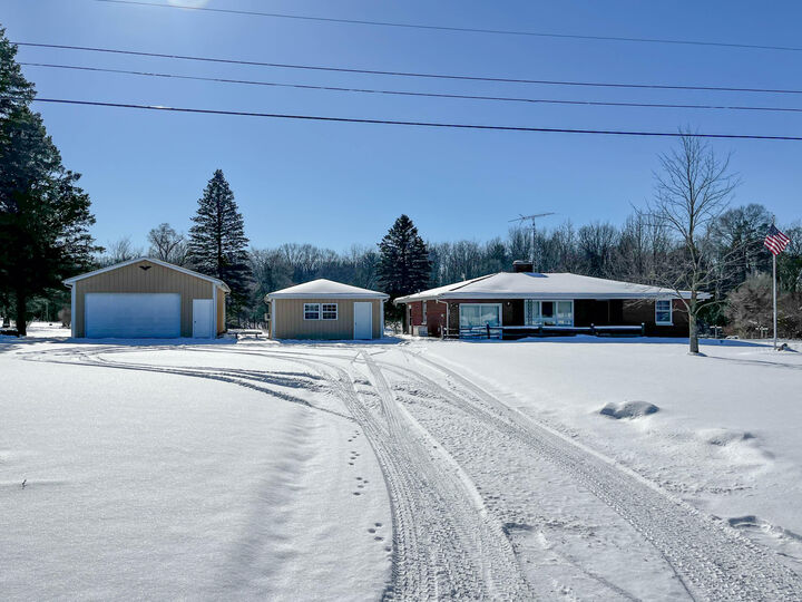 1950 Morris Drive  Niles MI 49120 photo