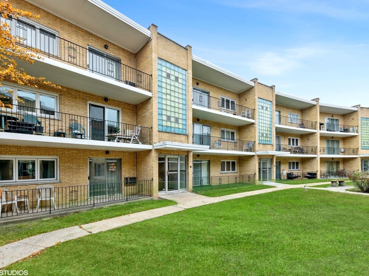 Property Photo: 10336 S Pulaski Road 302 IL 60453