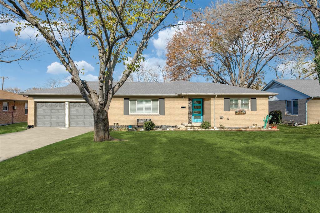 Property Photo: 813 E Worth Street TX 76051
