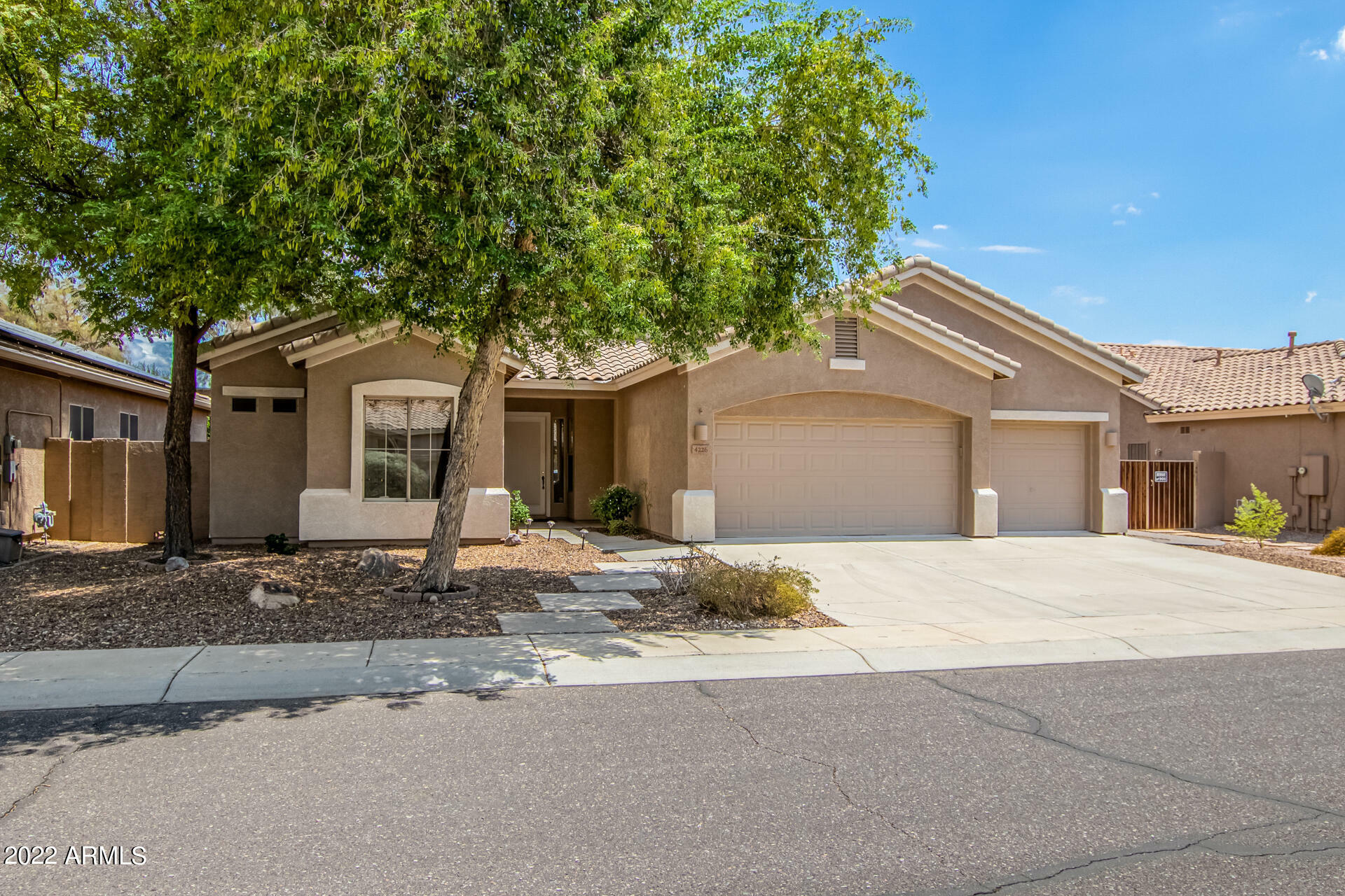 Property Photo:  4226 W Avenida Del Rey --  AZ 85083 