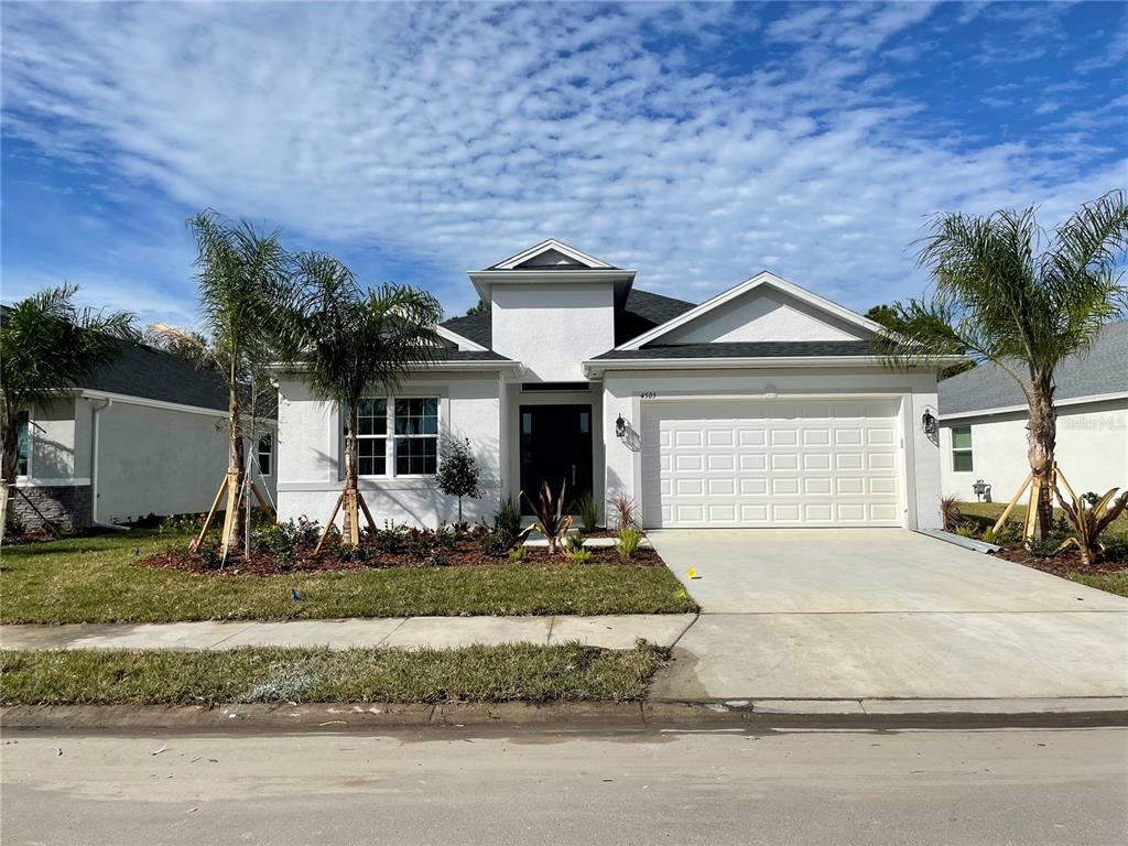 Property Photo: 4503 Renwick Drive FL 34219