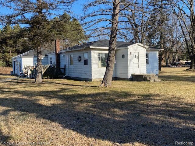 4560 Lapeer  Kimball Twp MI 48074 photo
