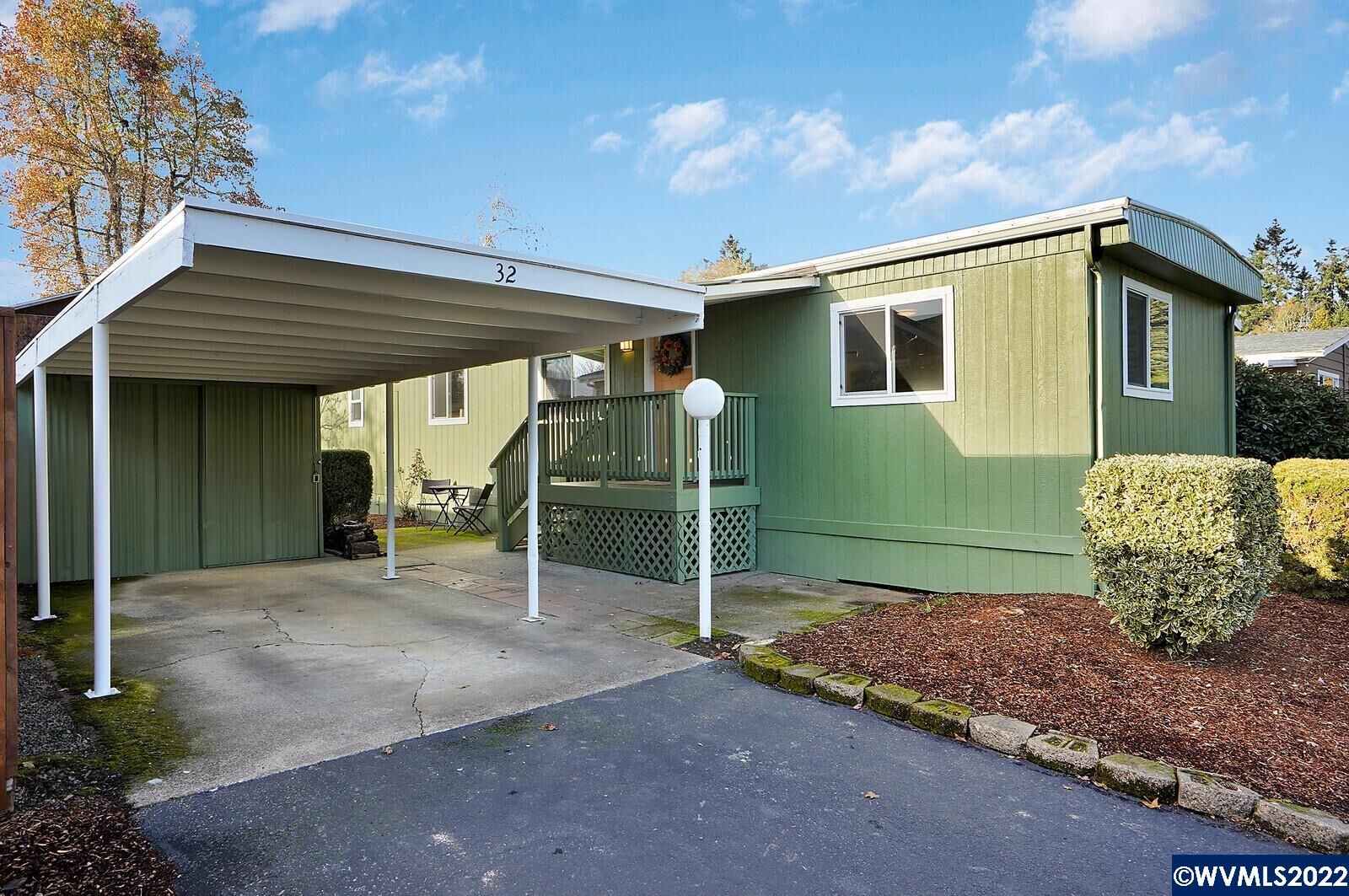 Property Photo: 1220 Monmouth (#32) St #32 OR 97351