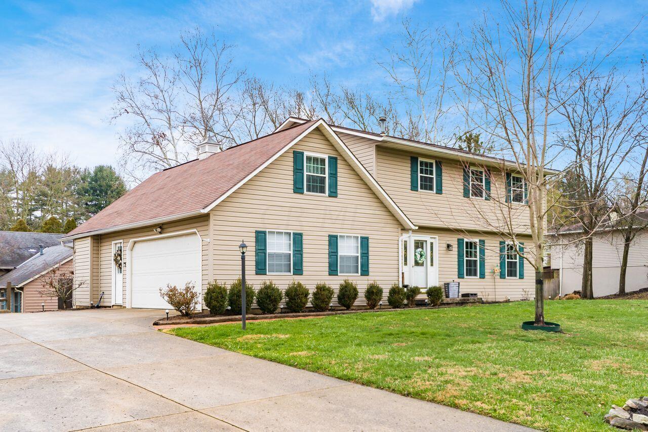 1700 Emerald Court  Newark OH 43055 photo