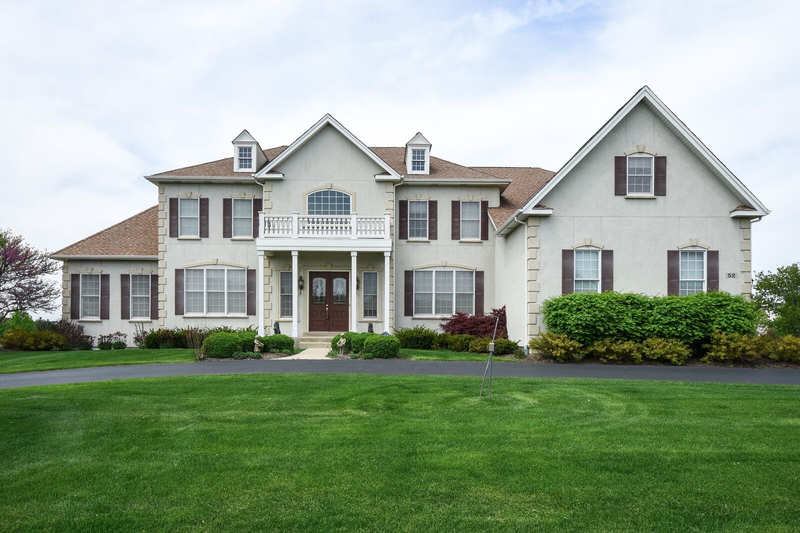 Property Photo:  52 Wood Oaks Drive  IL 60010 