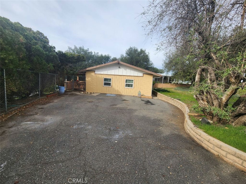 Property Photo:  47300 Rainbow Oaks Drive  CA 92592 