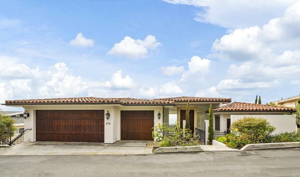 Property Photo: 676 Vista Lane CA 92651
