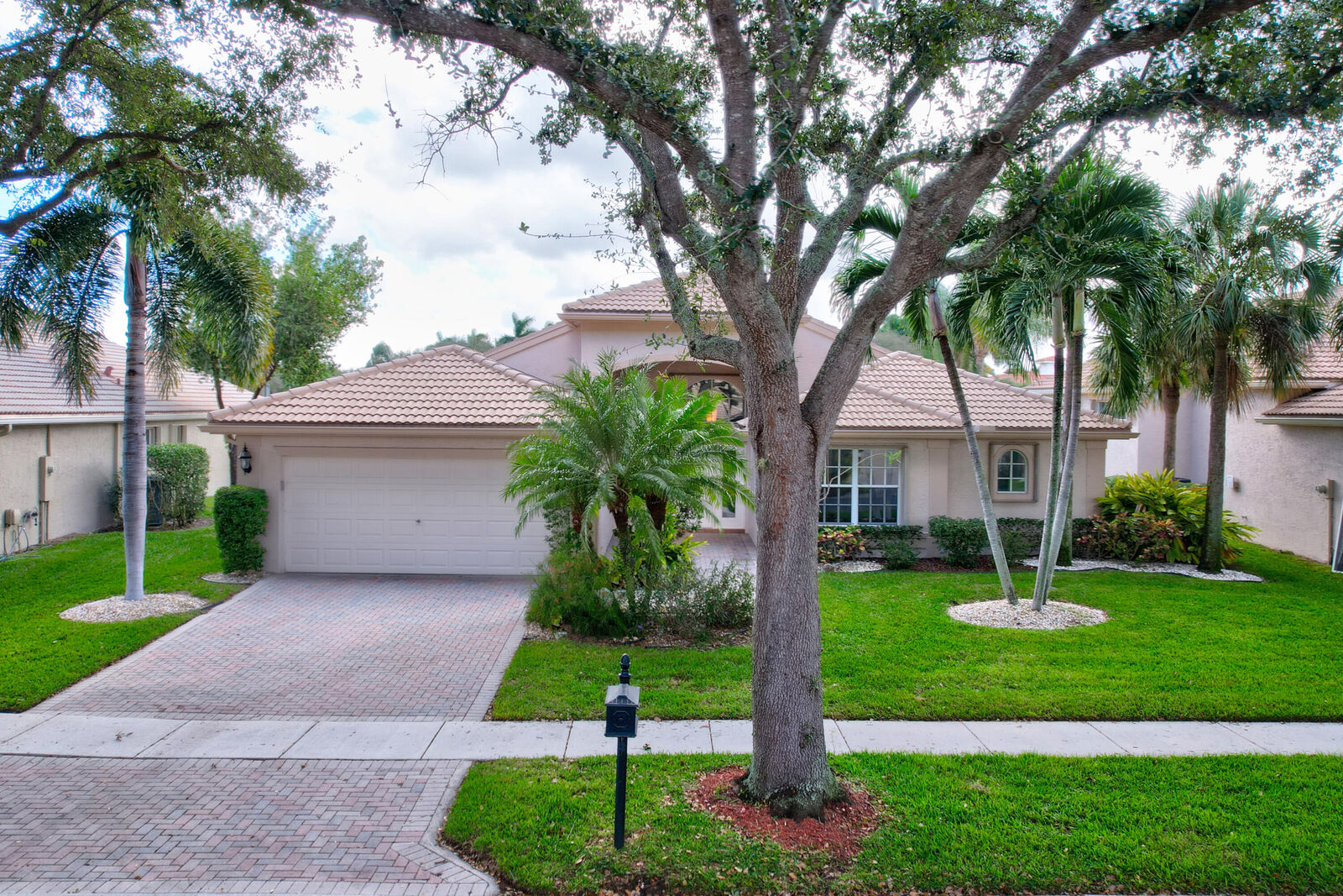 Property Photo: 13249 Vedra Lake Circle FL 33446