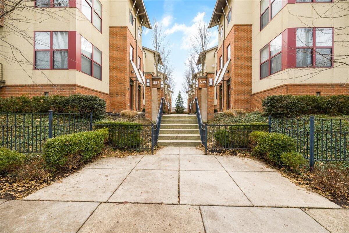 Property Photo: 587 E Rich Street OH 43215