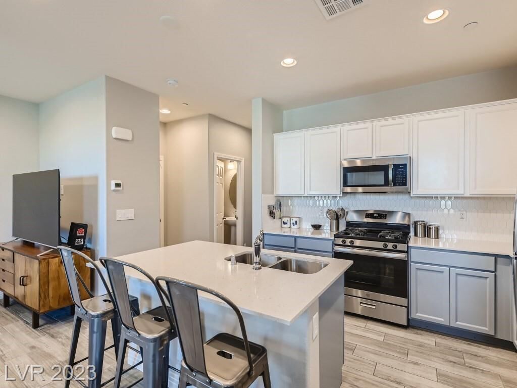 Property Photo:  704 Florence Isle Avenue  NV 89015 