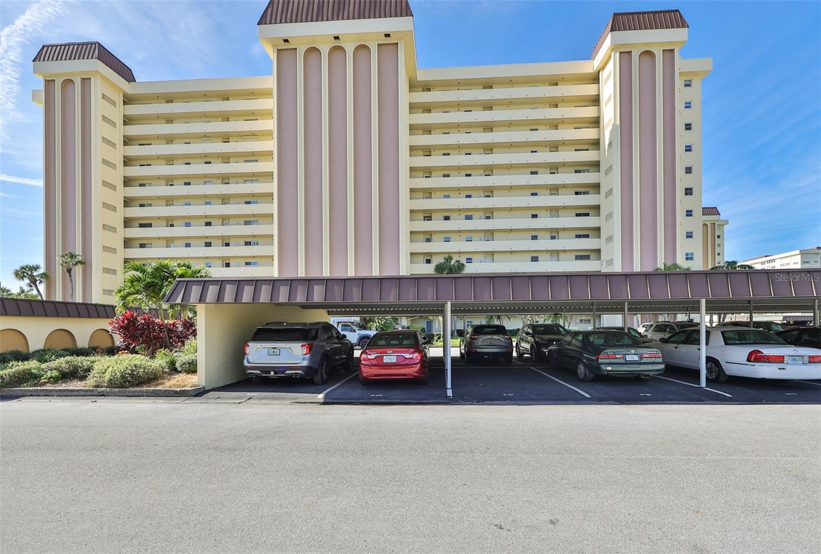 Property Photo: 4550 Cove Circle 603 FL 33708