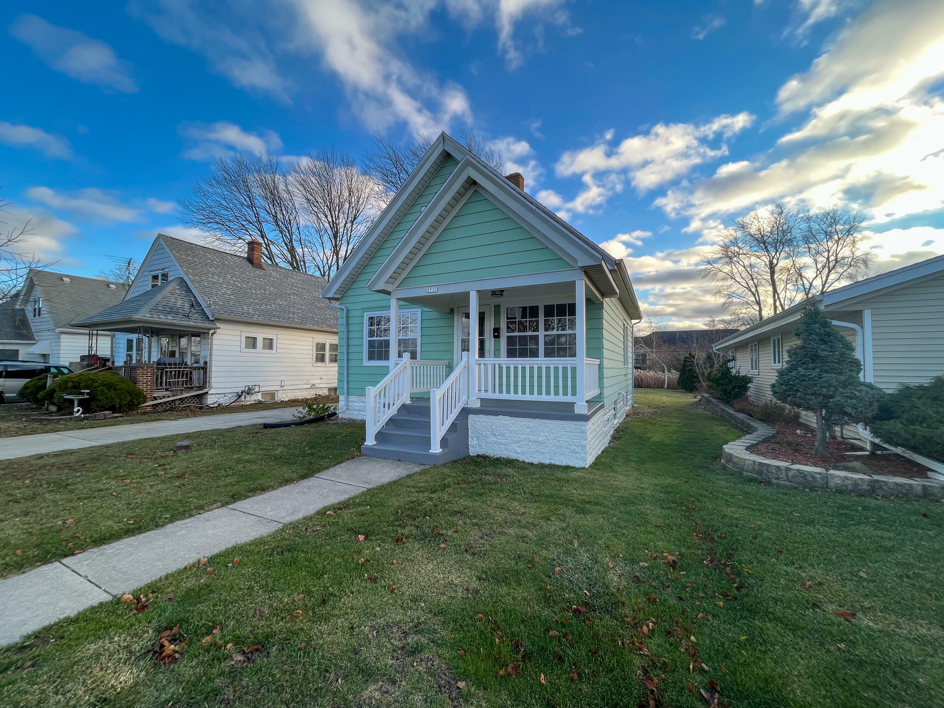 Property Photo:  2731 E Carpenter Ave  WI 53110 