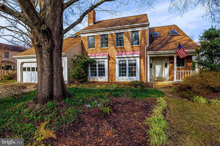 8812 Northern Spruce Lane  Alexandria VA 22309 photo