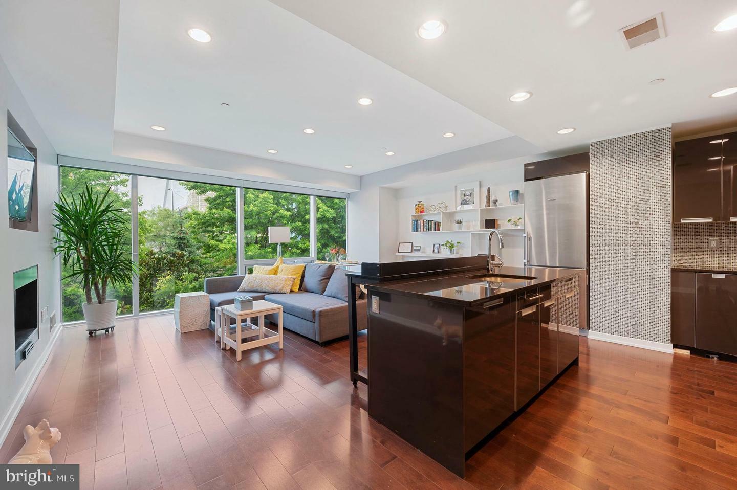 Property Photo: 122 New Street 30 3C PA 19106
