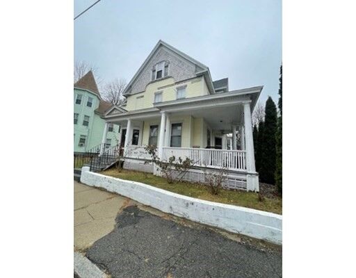 Property Photo:  5 Gardner Pl 2  MA 01453 