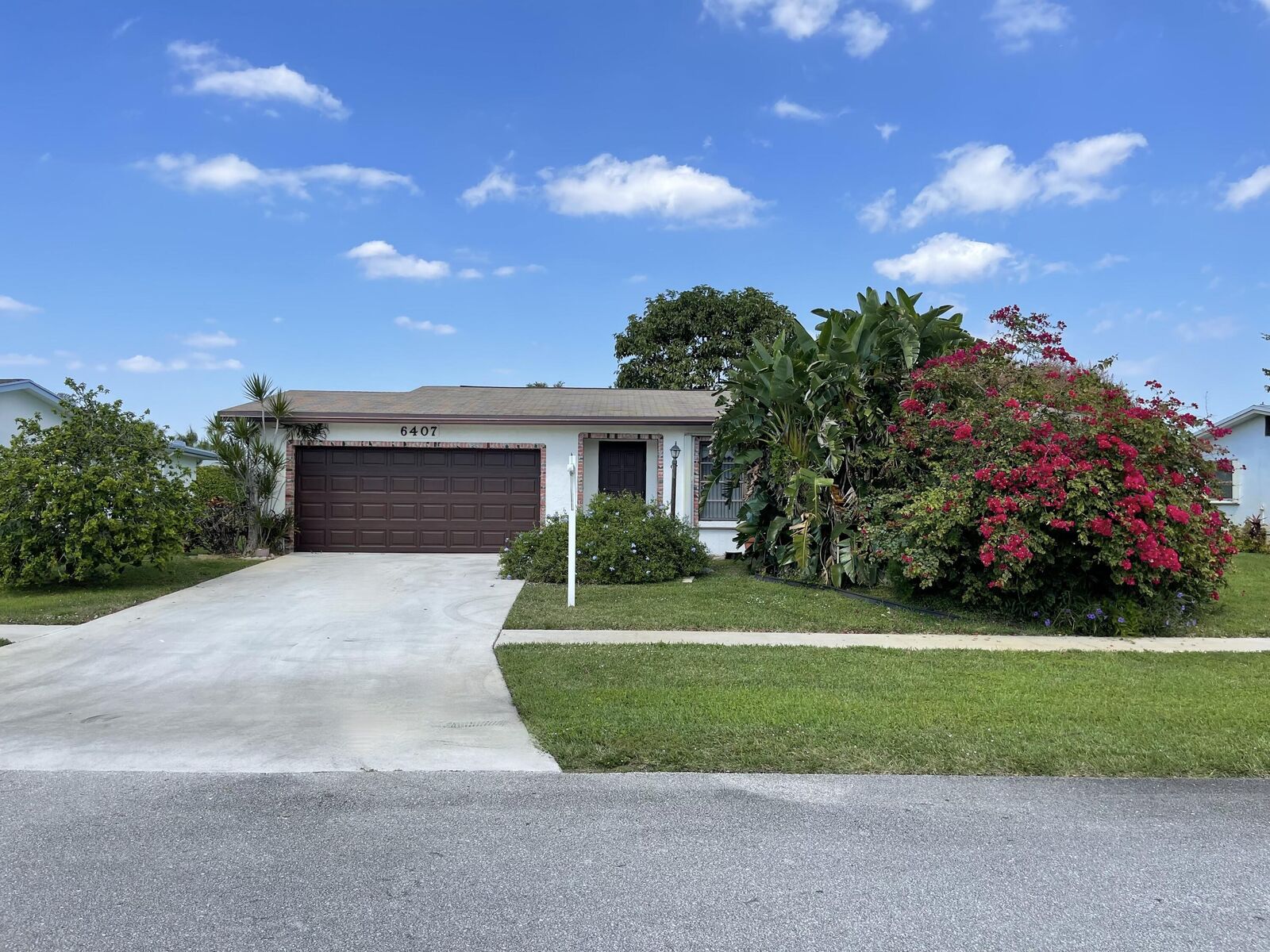 Property Photo: 6407 Hitchin Post Way FL 33484