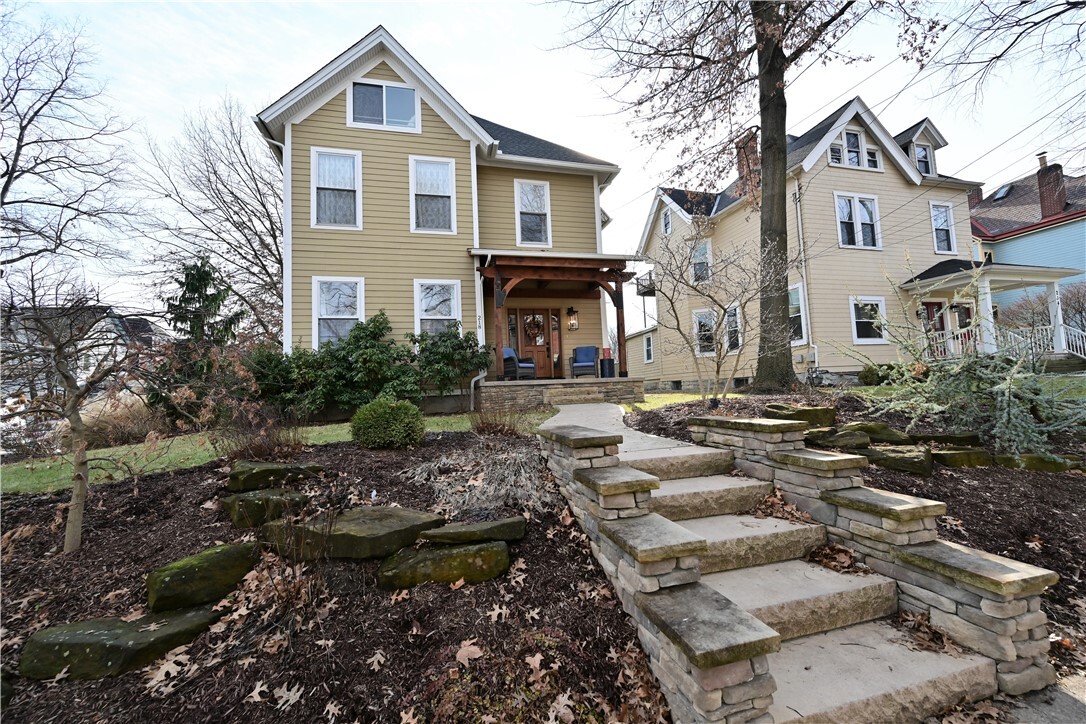 Property Photo:  218 Biddle Avenue  PA 15221 