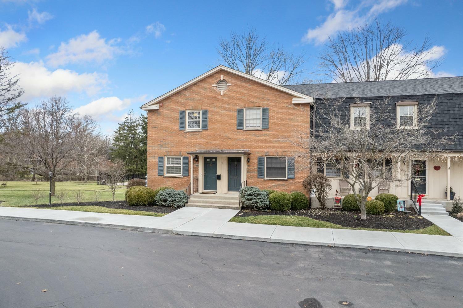 Property Photo: 17 Creekwood OH 45246