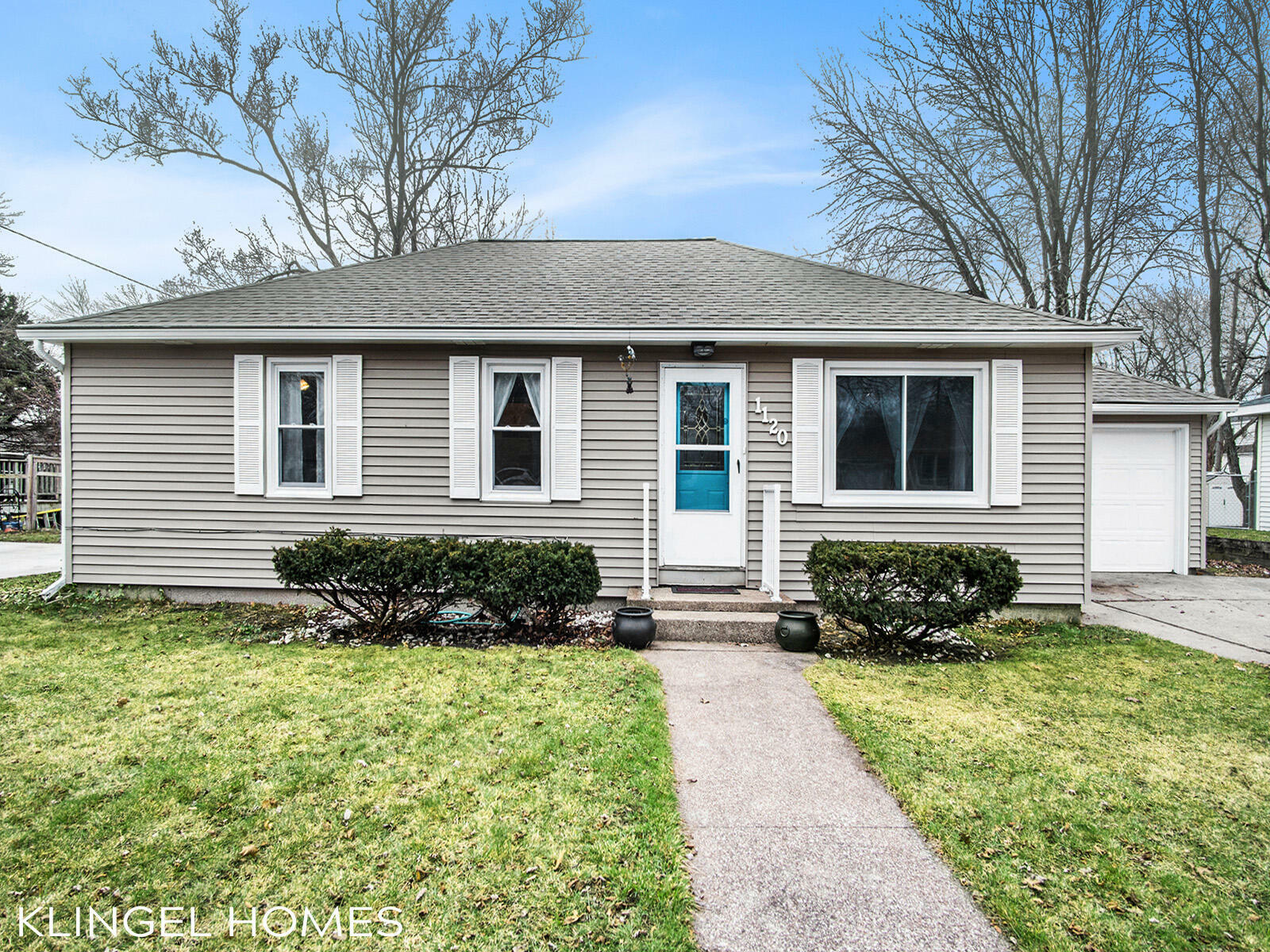 Property Photo: 1120 Park Avenue MI 49417