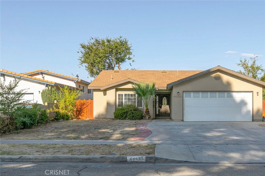 Property Photo:  44433 Foxton Avenue  CA 93535 