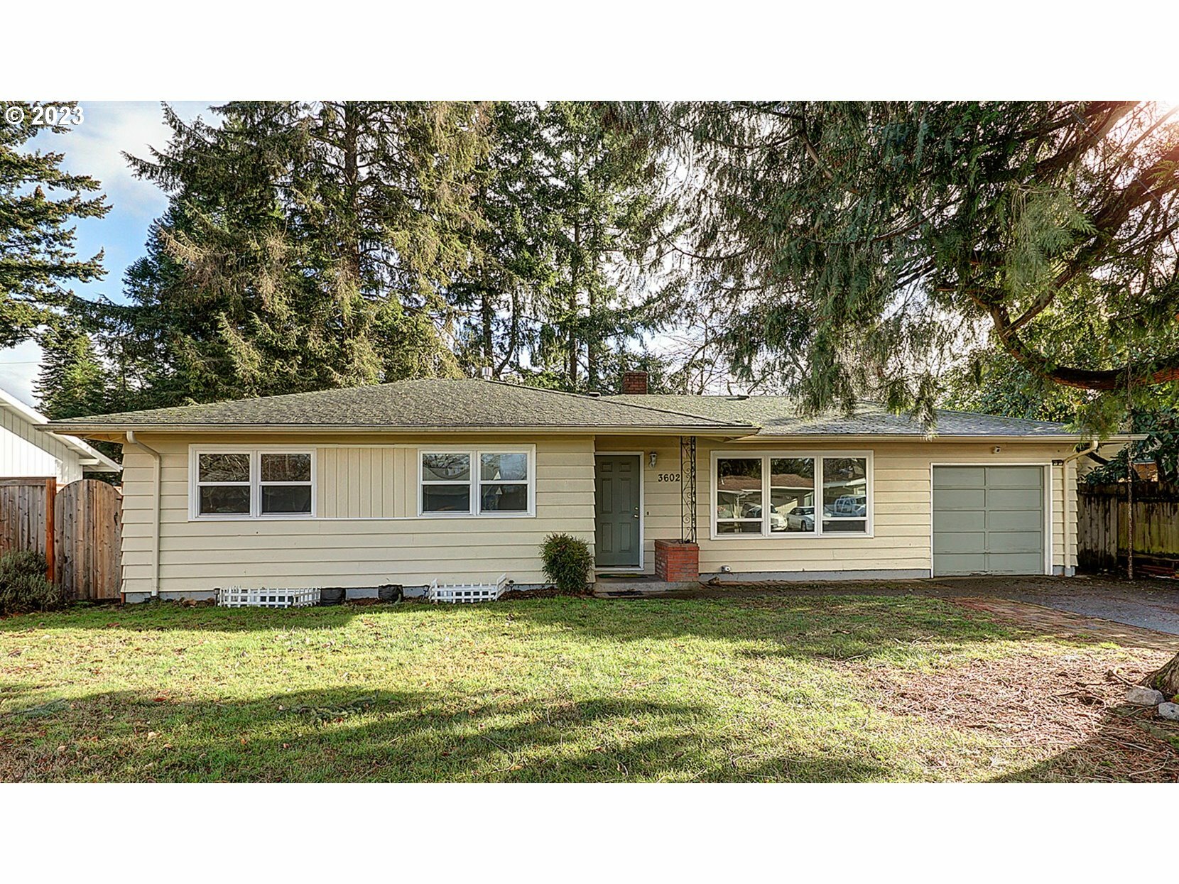 Property Photo: 3602 SE 166th Ave OR 97236