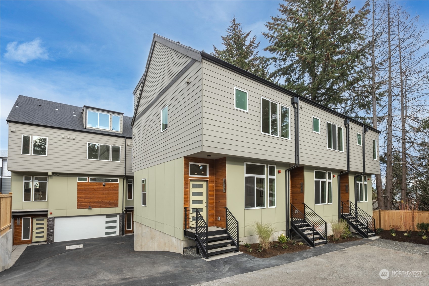 Property Photo: 14612 Corliss Avenue N B WA 98133