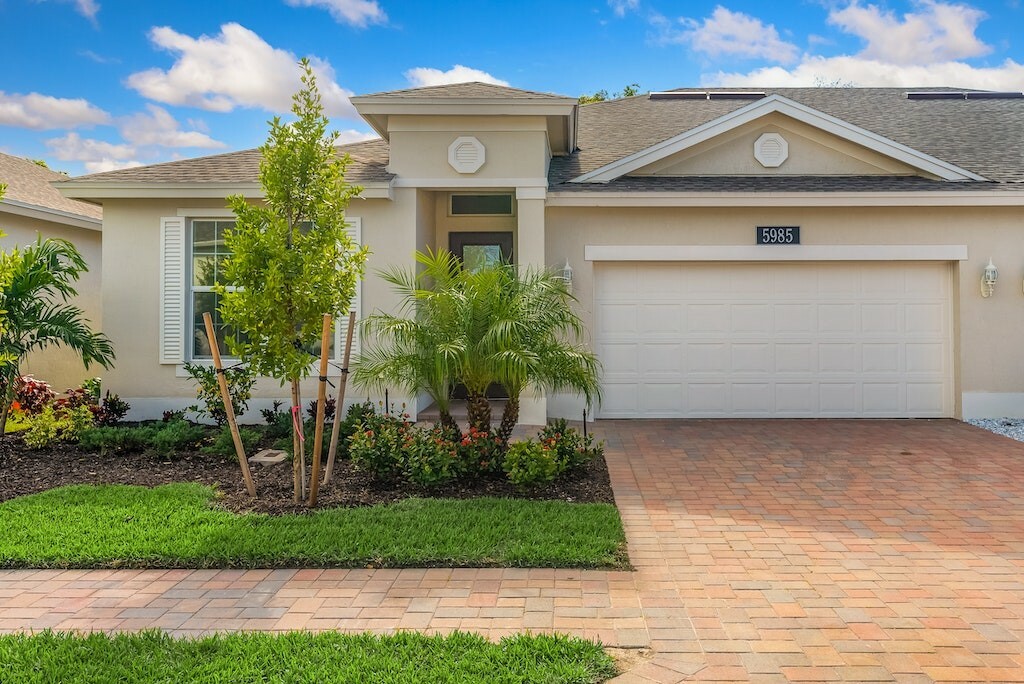 Property Photo:  5985 Bella Rosa Ln  FL 32966 