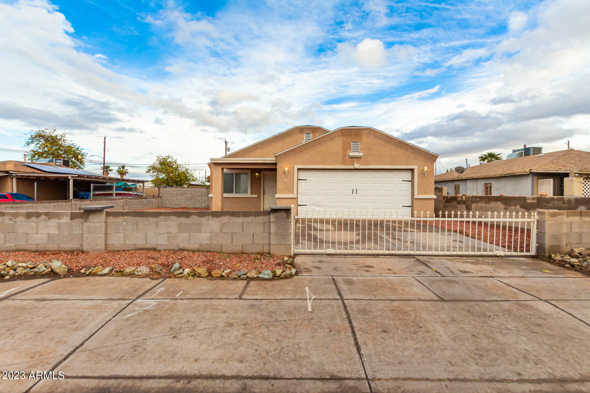 Property Photo:  5 S 31st Avenue  AZ 85009 