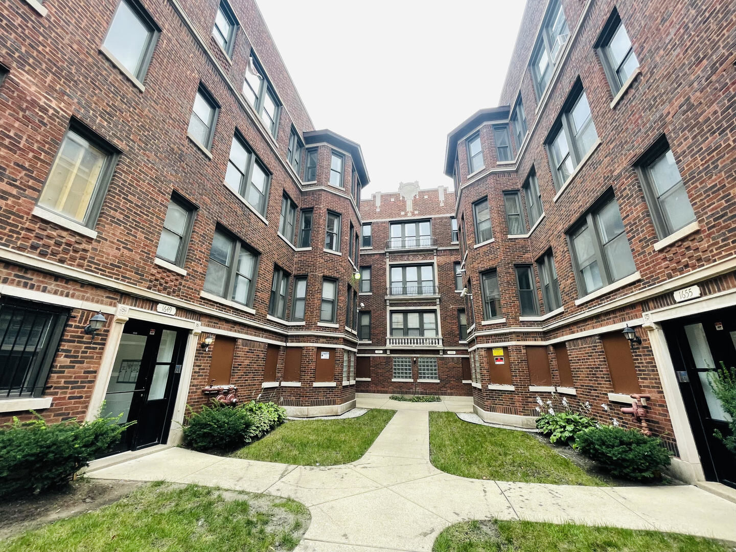 Property Photo: 1655 W Jonquil Terrace 30 IL 60626