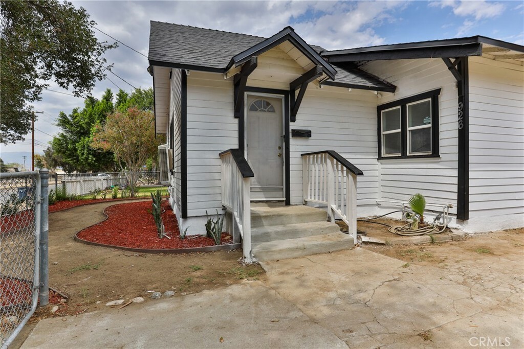 926 Texas Street  Redlands CA 92374 photo