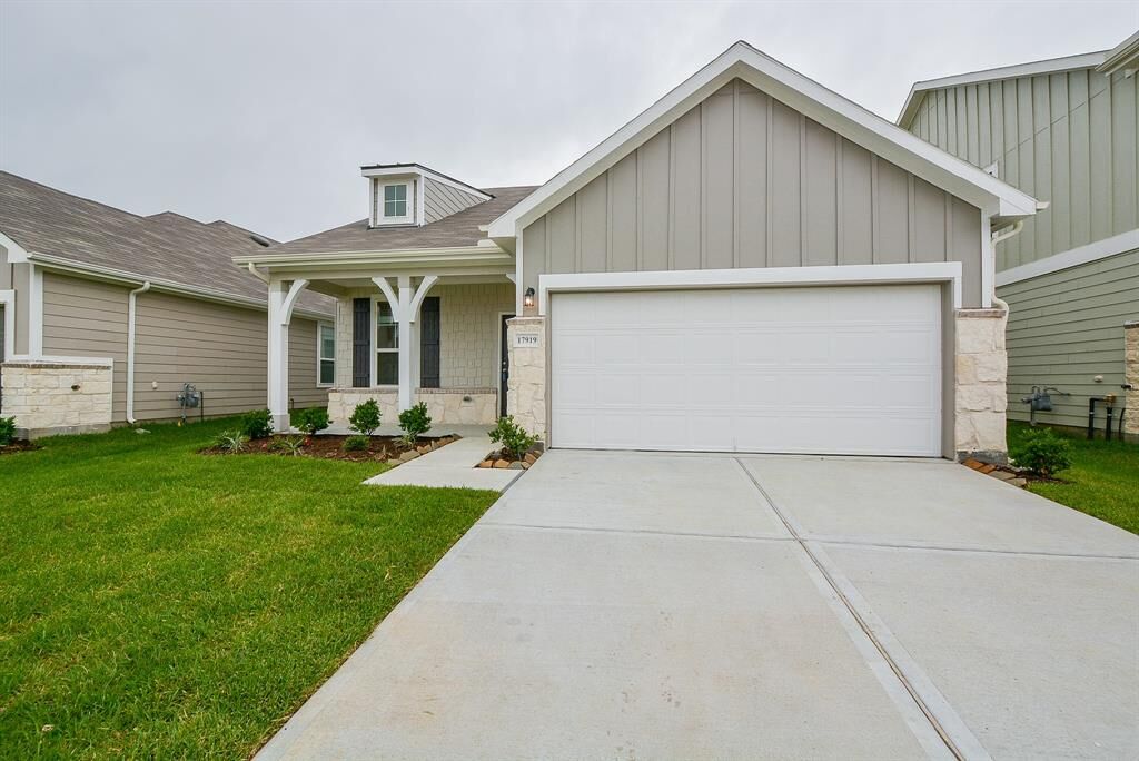 Property Photo:  17919 Sunny Savanna Drive  TX 77447 