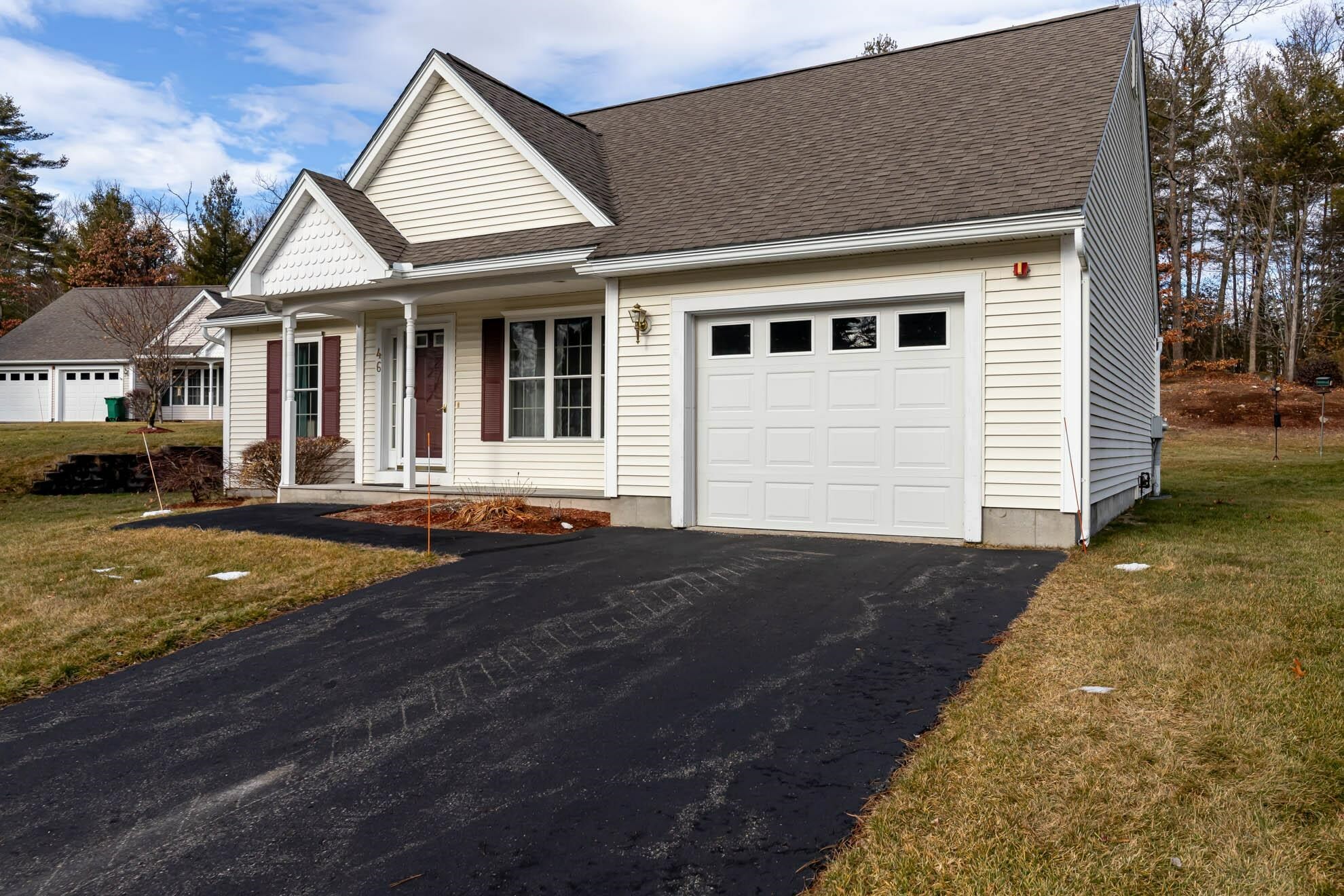 Property Photo:  46 Dixon Drive  NH 03052 