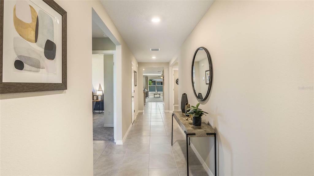 Property Photo:  808 Will Scarlett Avenue  FL 33570 