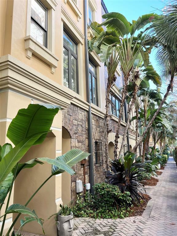 Property Photo: 2219 Soho Bay Court FL 33606