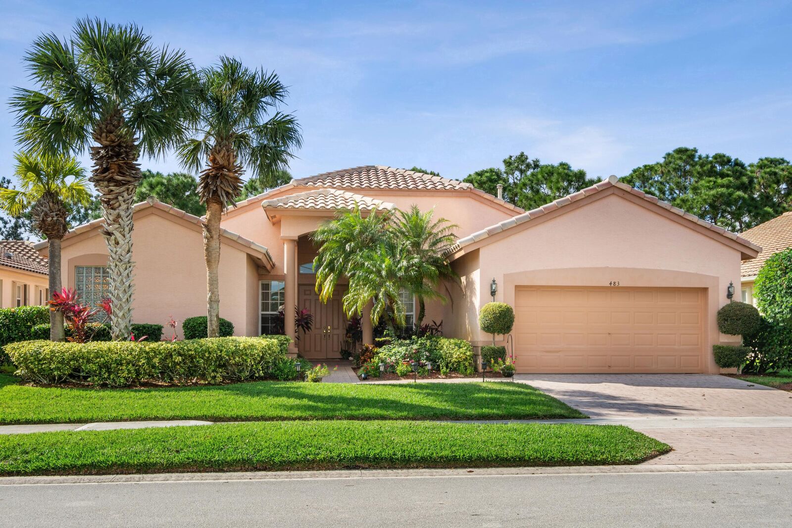Property Photo: 483 NW Blue Lake Drive FL 34986