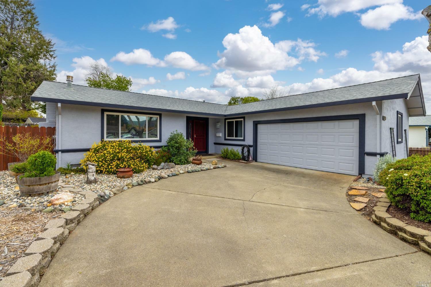 Property Photo: 743 Blue Ridge Lane CA 95688