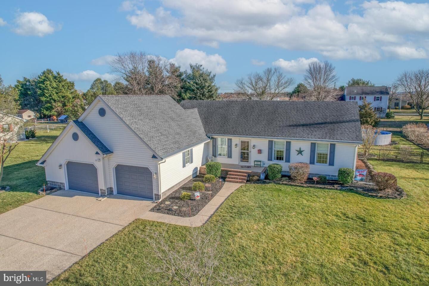 Property Photo:  6 E Saratoga Road  DE 19963 
