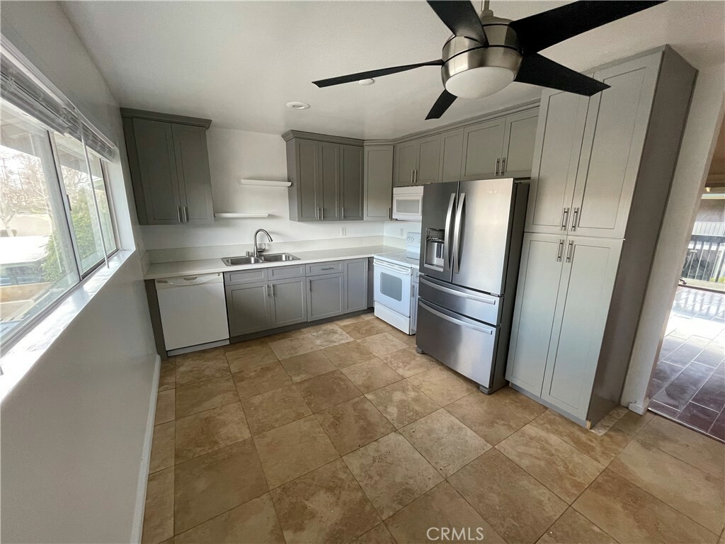 Property Photo:  23248 Orange Avenue 2  CA 92630 