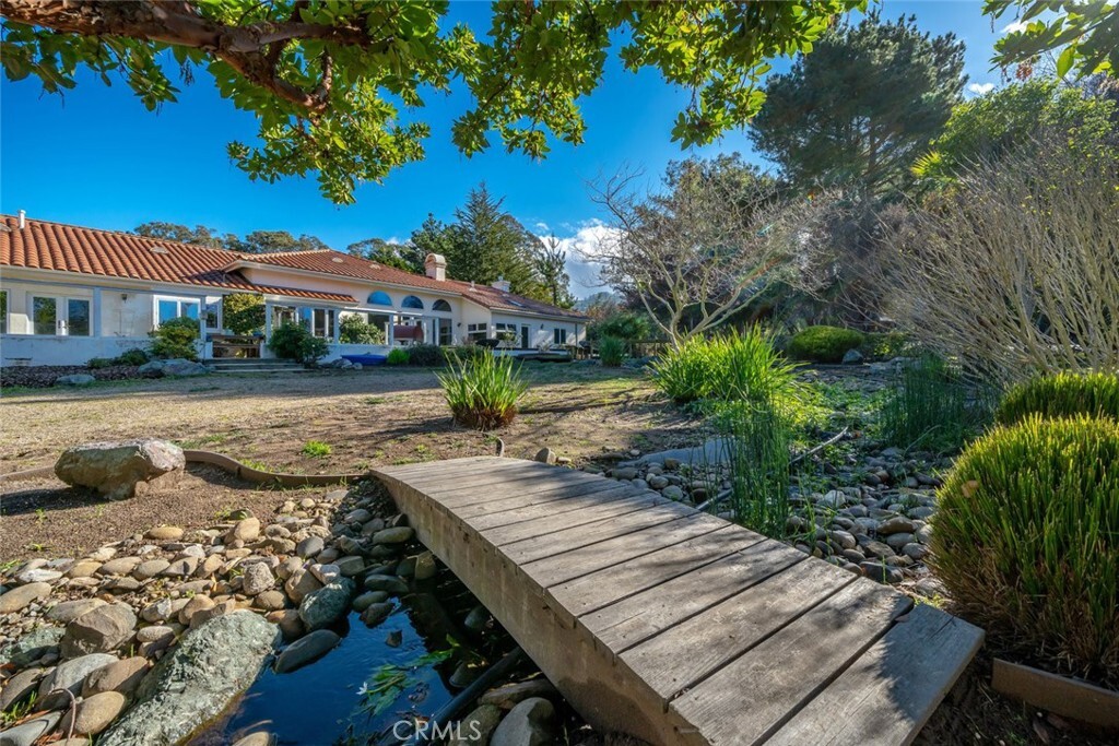 Property Photo:  190 Sea Wind Way  CA 93402 