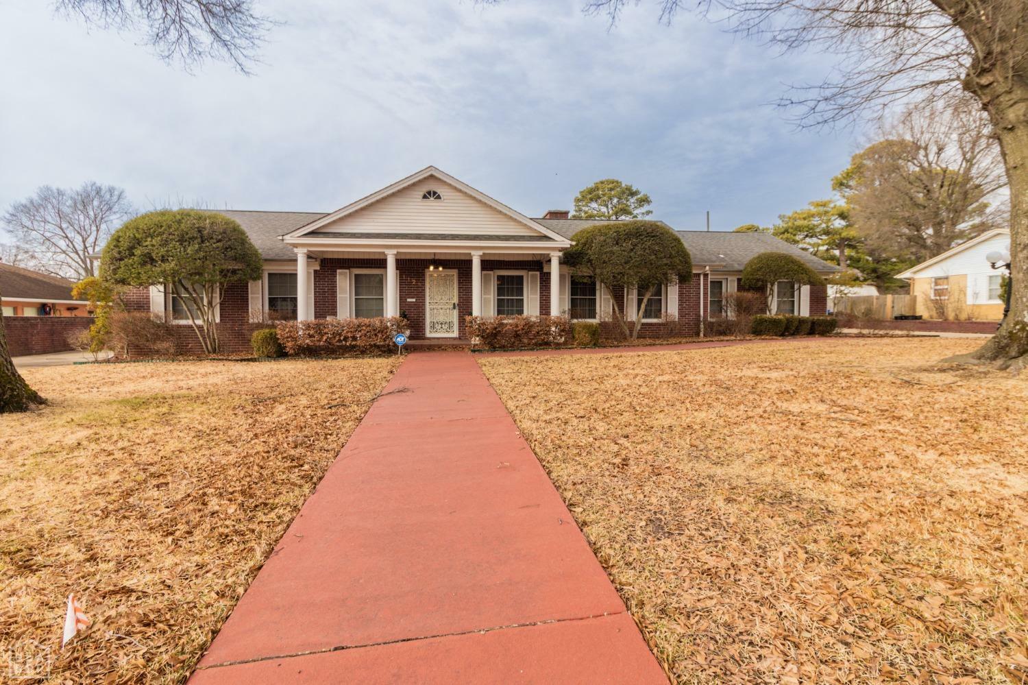 Property Photo:  1121 Walnut Street  AR 72401 