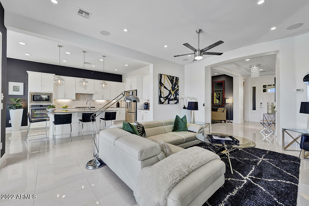 Property Photo: 9310 W White Feather Lane AZ 85383