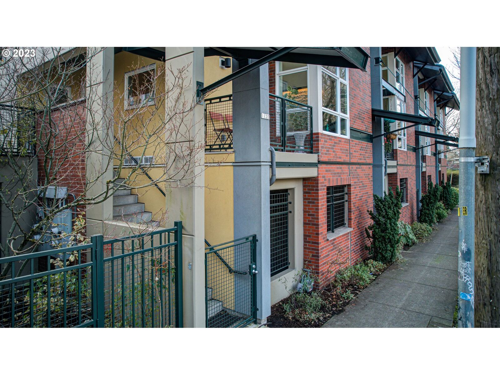 Property Photo: 1120 NE Schuyler St OR 97212