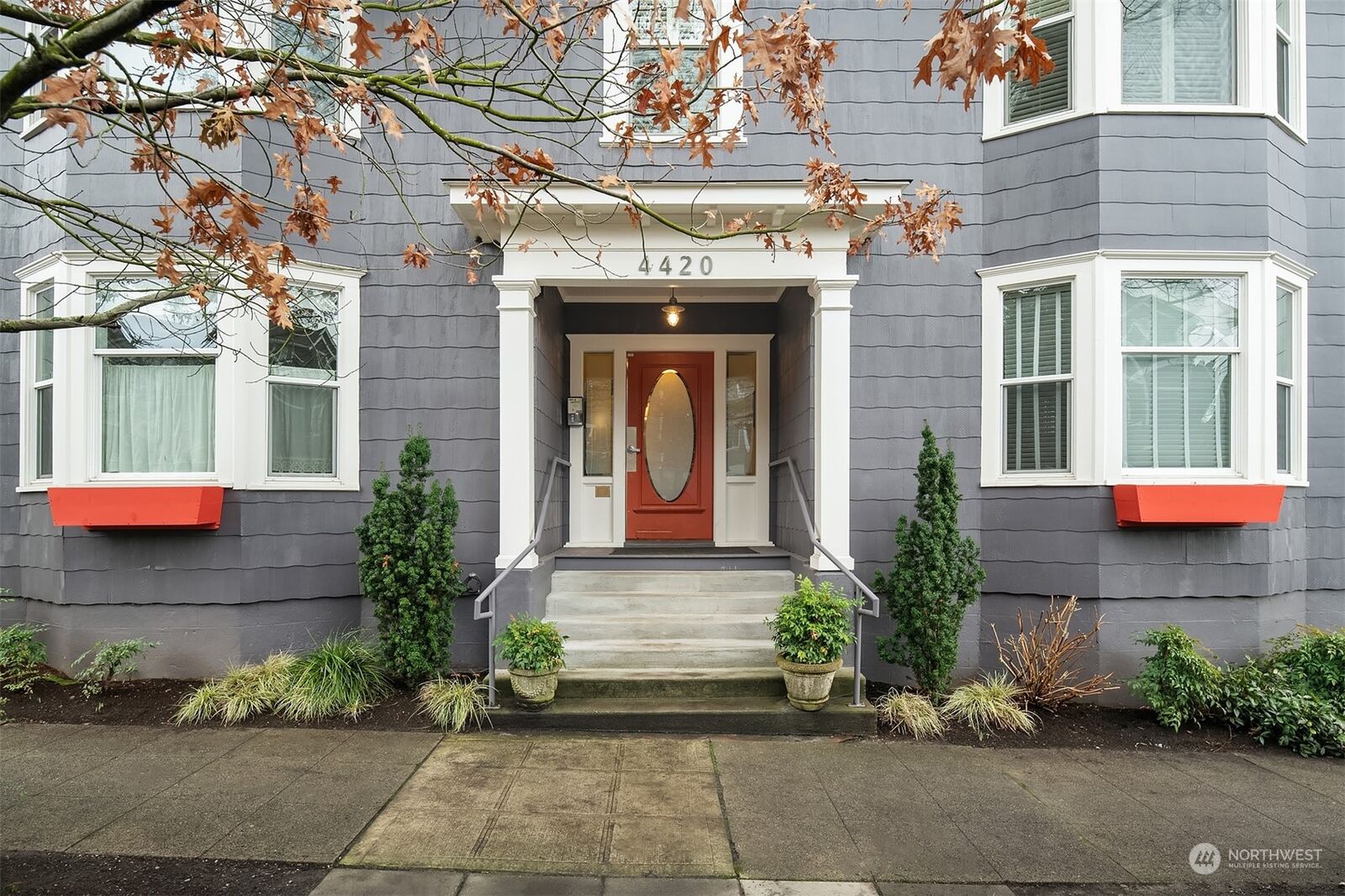 Property Photo: 4420 Dayton Avenue N 3 WA 98103