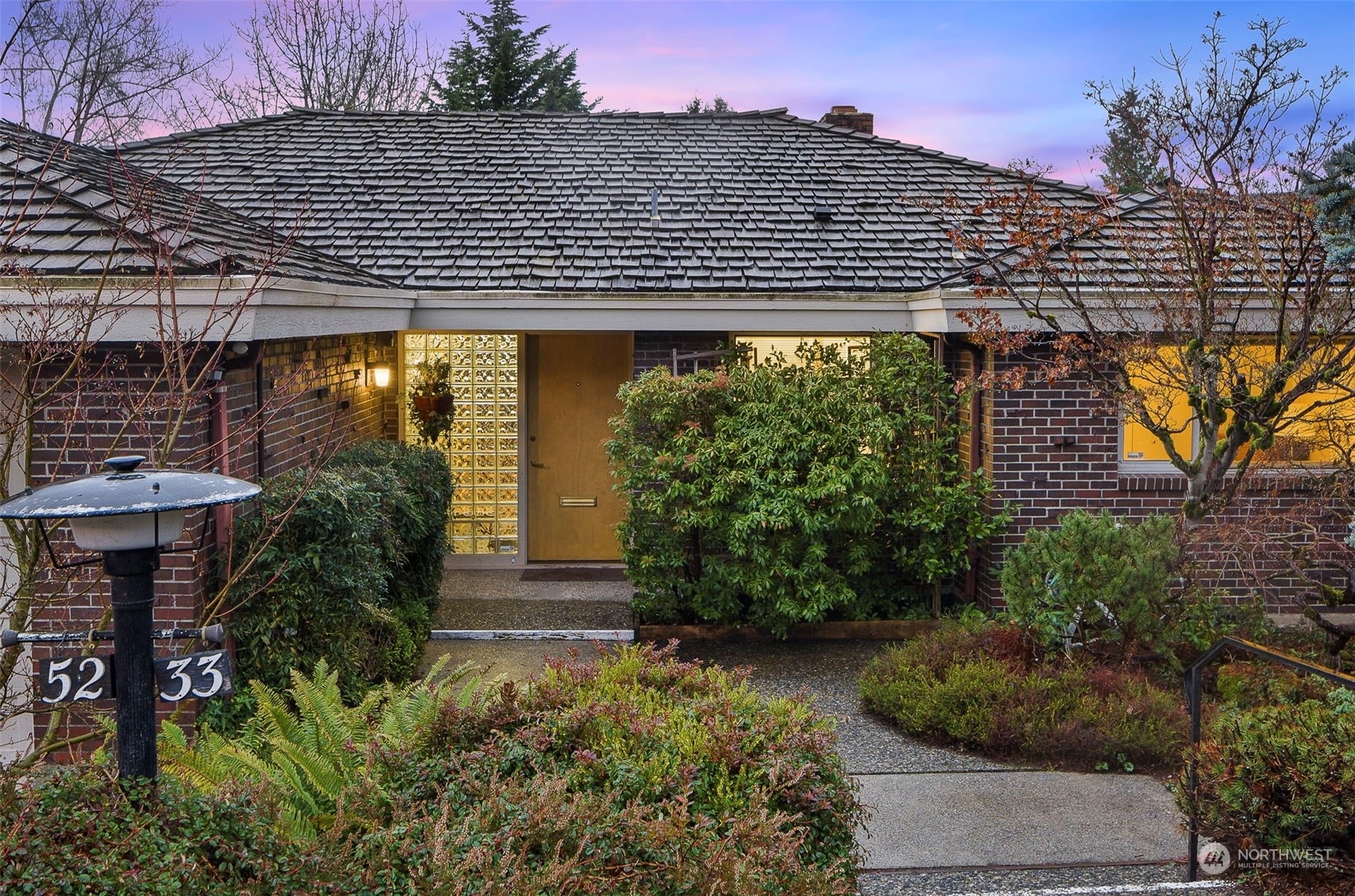 Property Photo:  5233 Pullman Avenue NE  WA 98105 