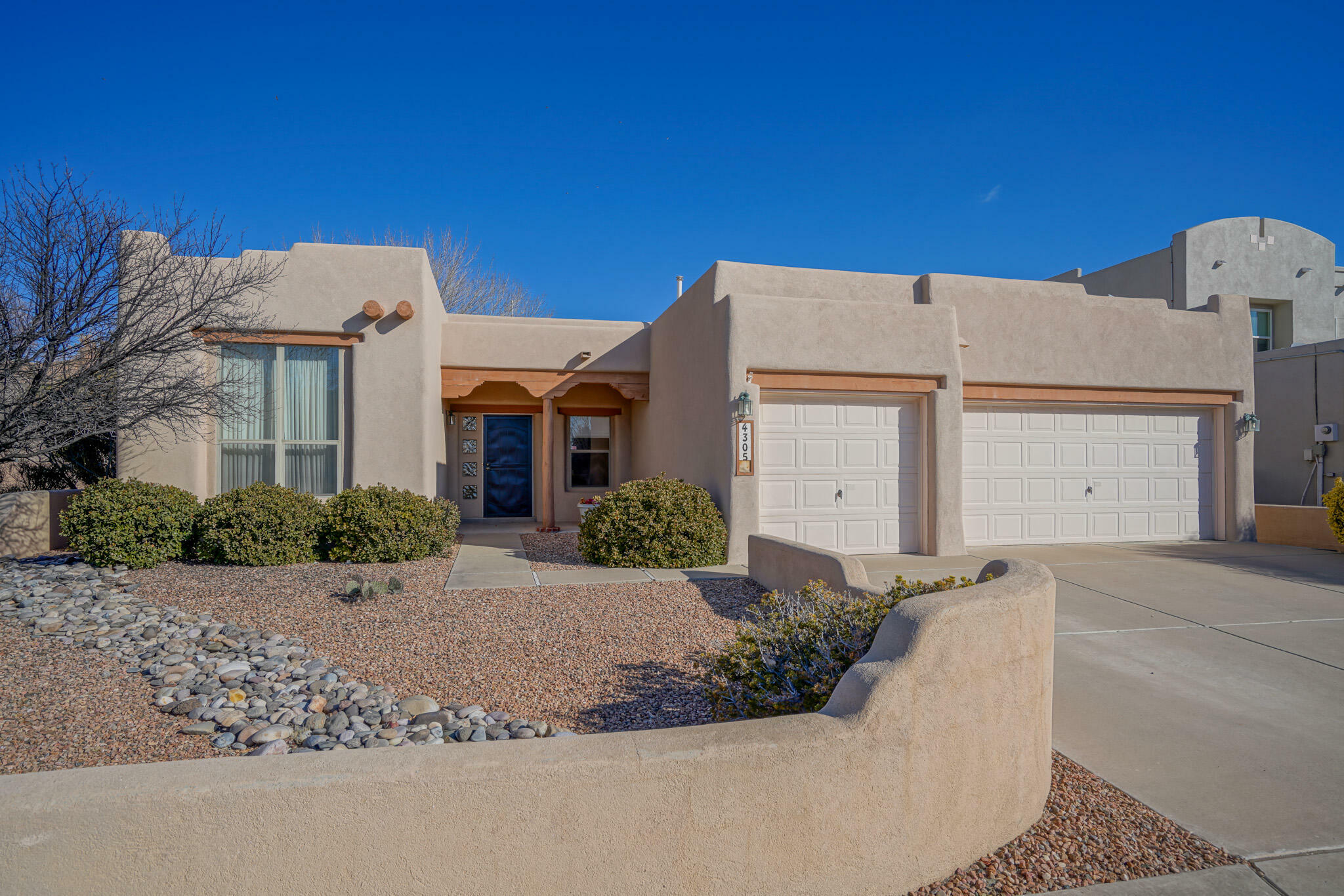 Property Photo: 4305 Boton De Oro Road NW NM 87114