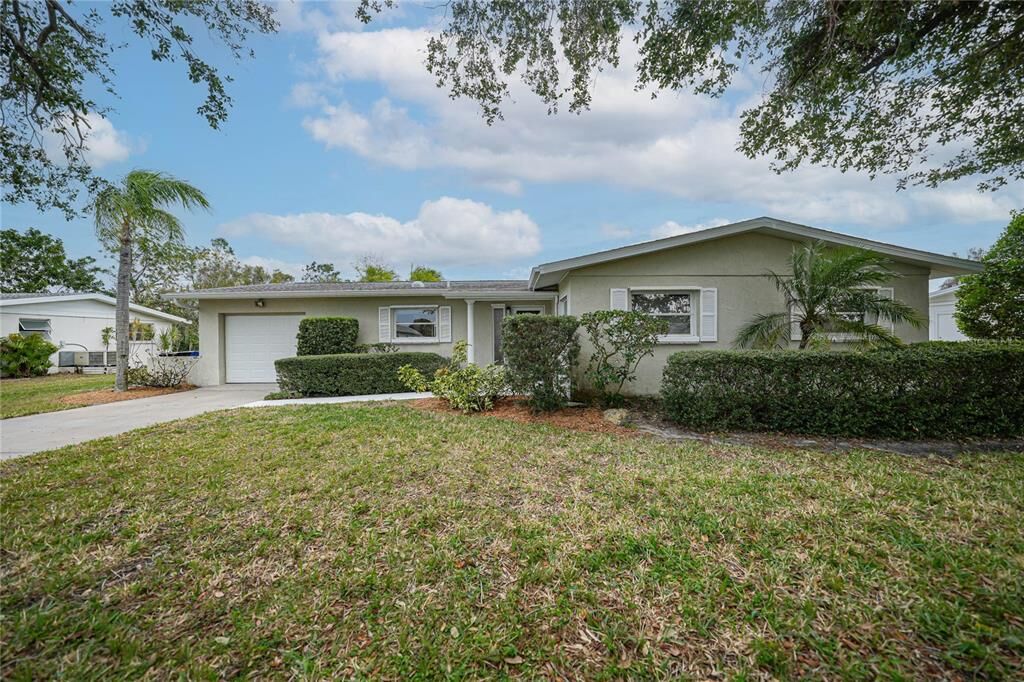 Property Photo: 316 Park Lane Drive FL 34285