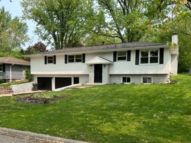 Property Photo: 609 Wendt Avenue IL 60118